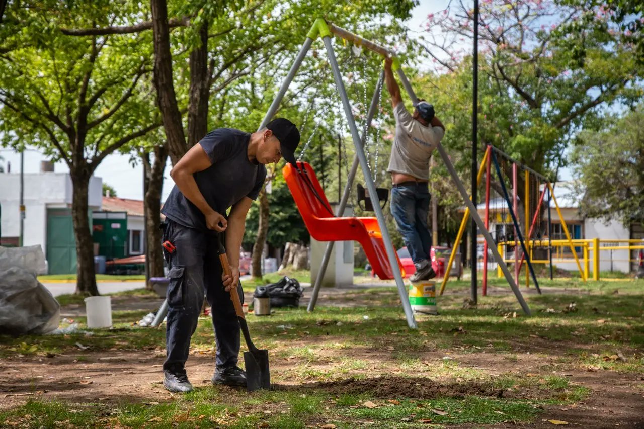  EL MUNICIPIO CONTINÚA CON LA TRANSFORMACIÓN DE DISTINTOS ESPACIOS VERDES 