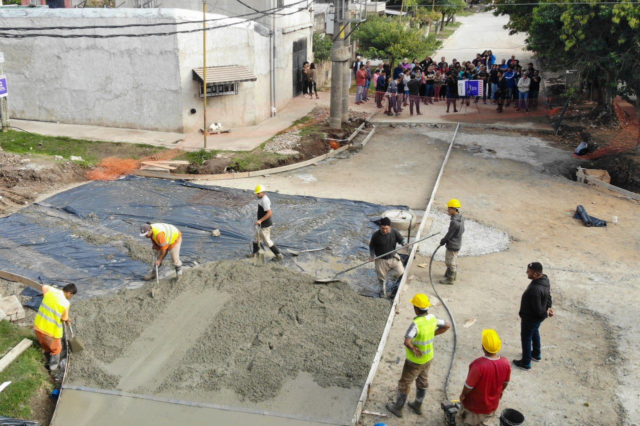 MAYRA SUPERVISÓ LA PAVIMENTACIÓN DE 19 CUADRAS EN SOLANO