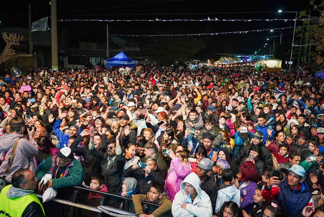 EXITOSO FESTIVAL “SOMOS QUILMES” CON EL CIERRE ESTELAR DE MARIO LUIS