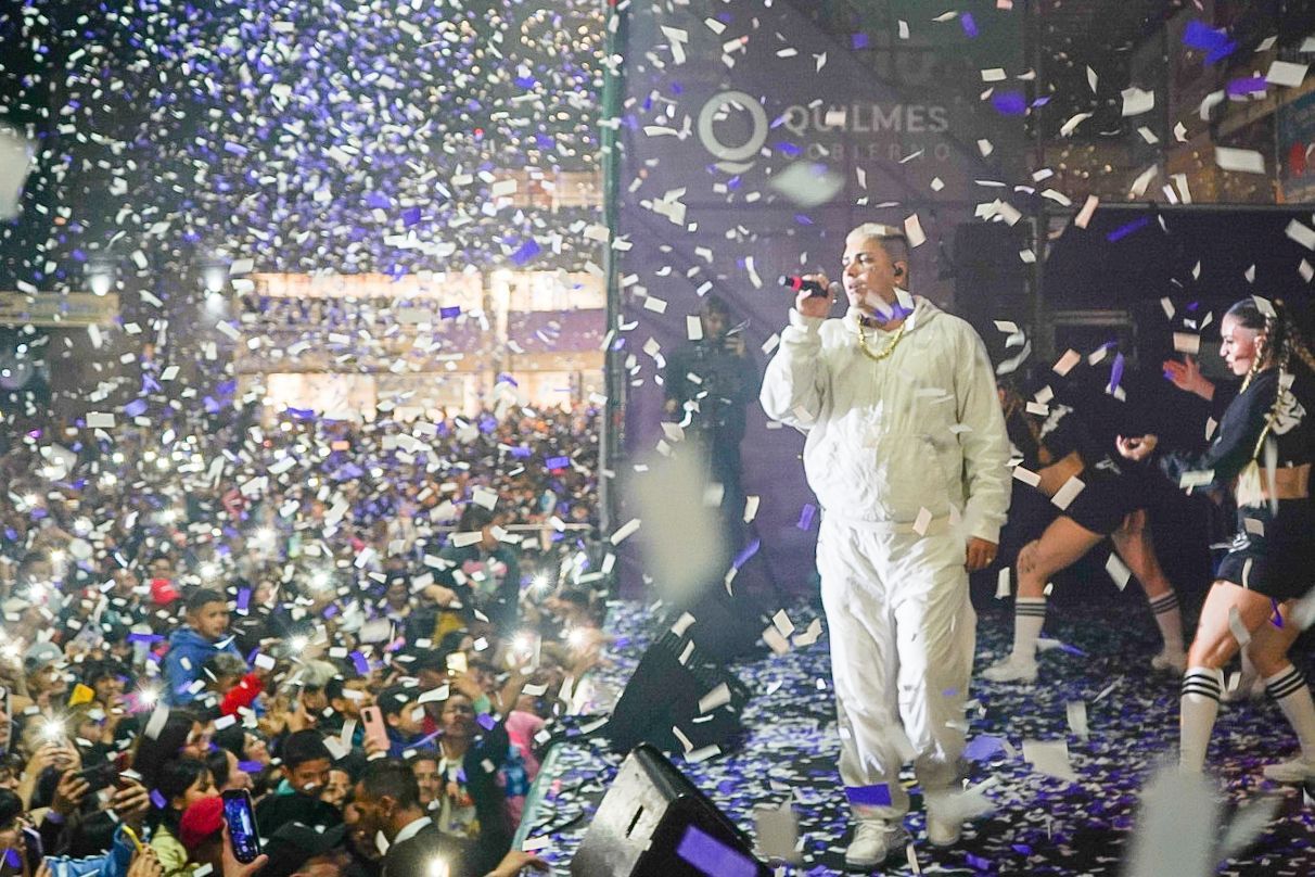 MAYRA EN EL CIERRE DE LOS FESTEJOS POR EL 74º ANIVERSARIO DE SOLANO