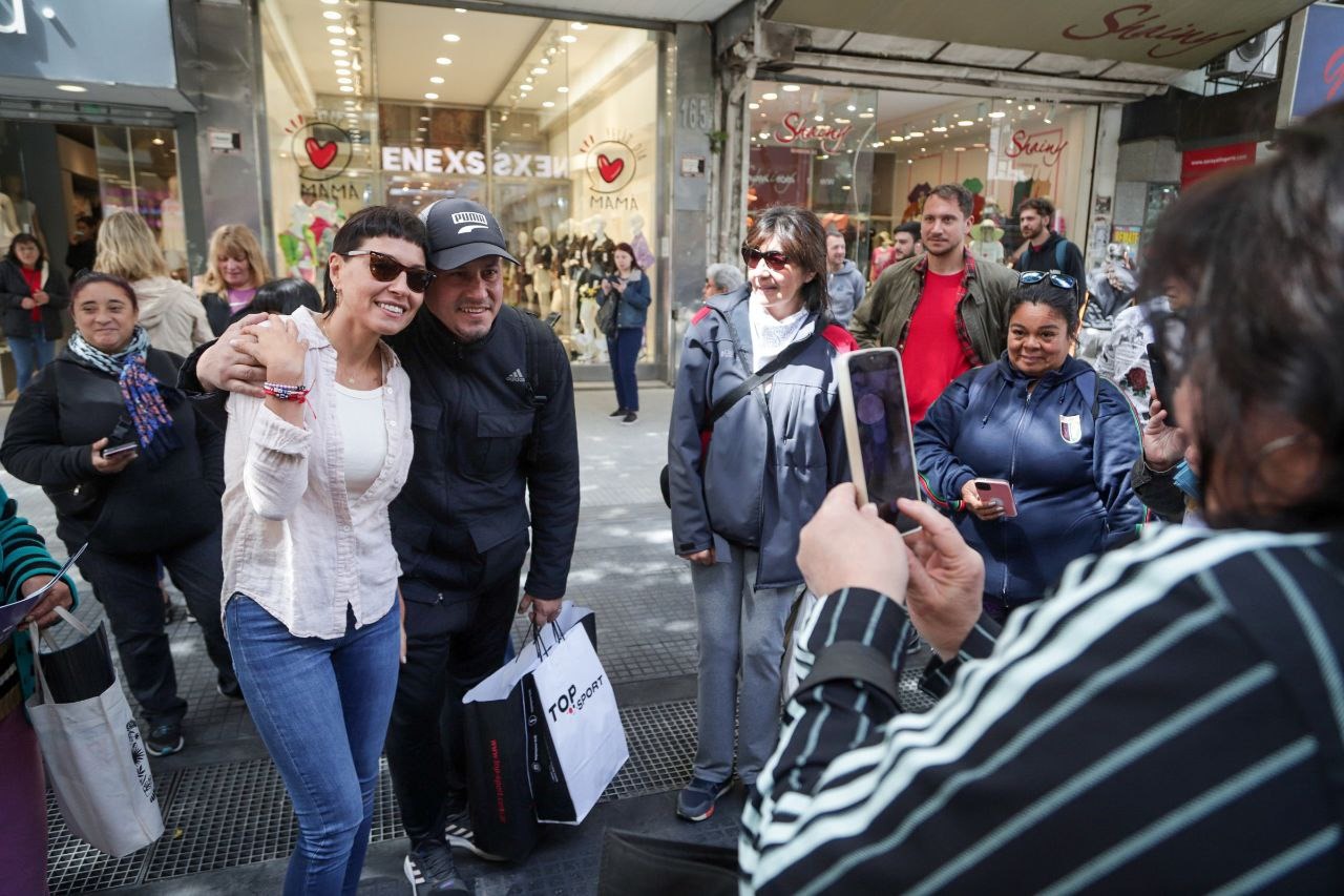 MAYRA RECORRIÓ LA PUESTA EN VALOR DE LA PEATONAL RIVADAVIA