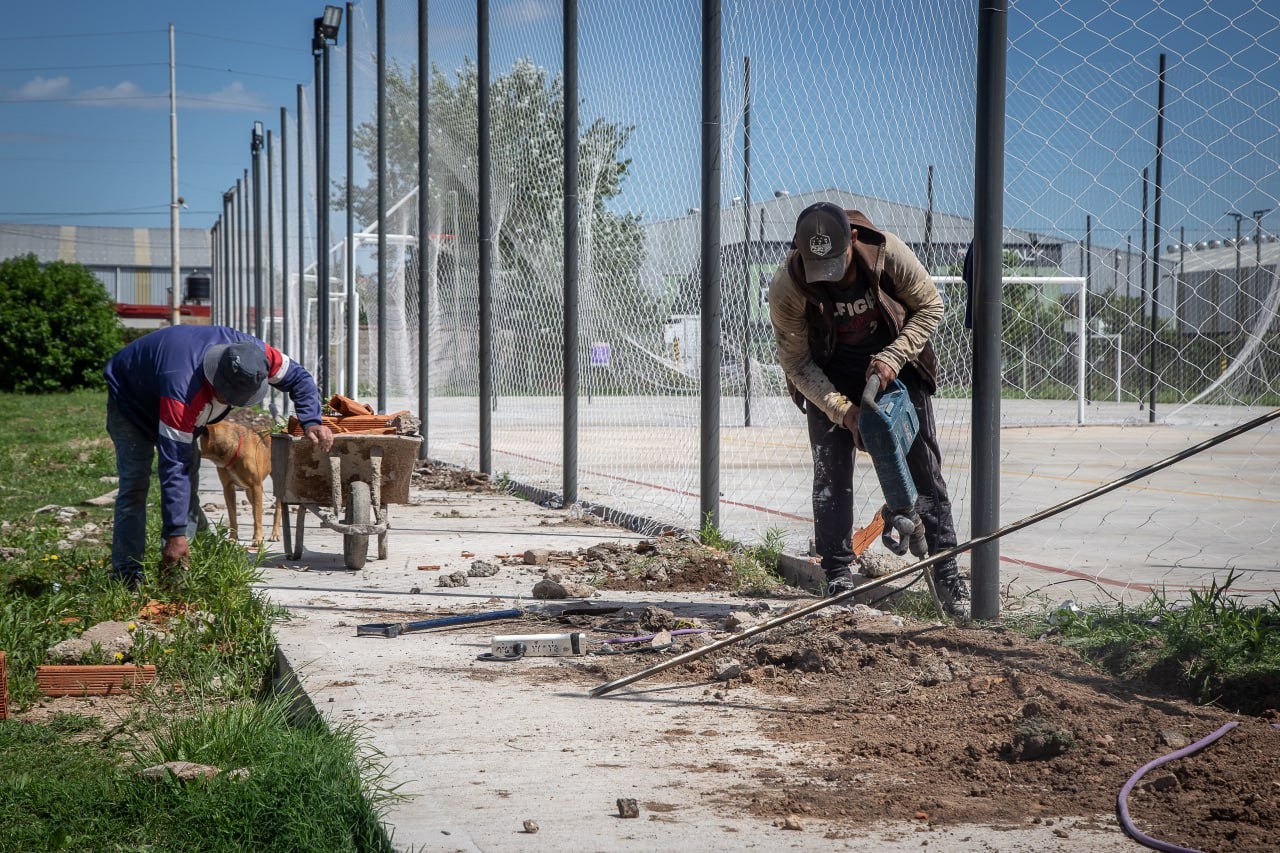  ETAPA FINAL DE LA OBRA DEL POLIDEPORTIVO “CRISTINA CORAZÓN” EN BERNAL 