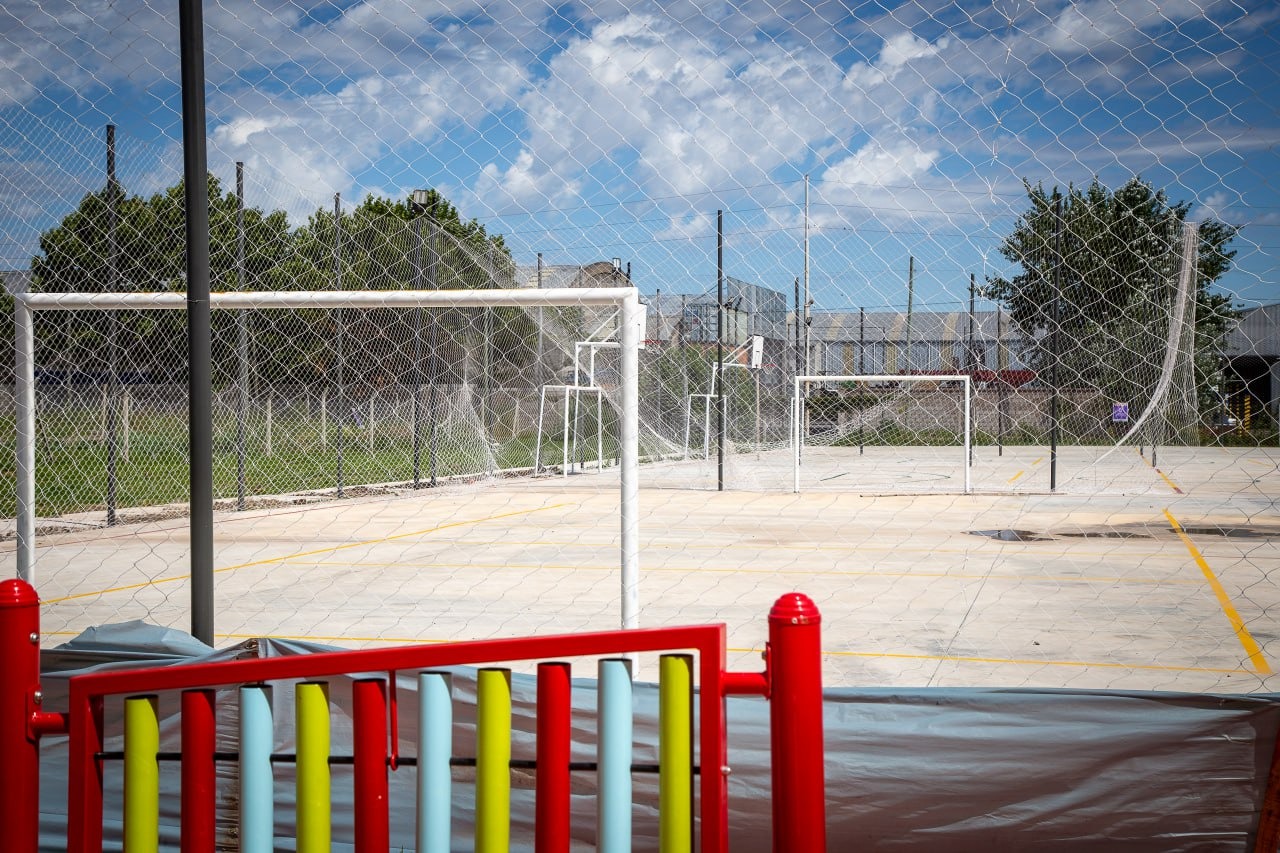  ETAPA FINAL DE LA OBRA DEL POLIDEPORTIVO “CRISTINA CORAZÓN” EN BERNAL 