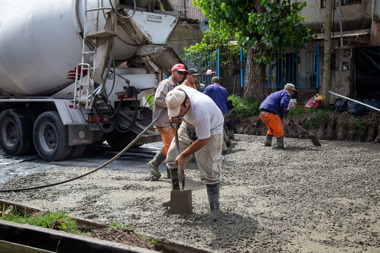 ÚLTIMA ETAPA DEL ASFALTO DE 85 CUADRAS DEL BARRIO LA UNIÓN DE SOLANO