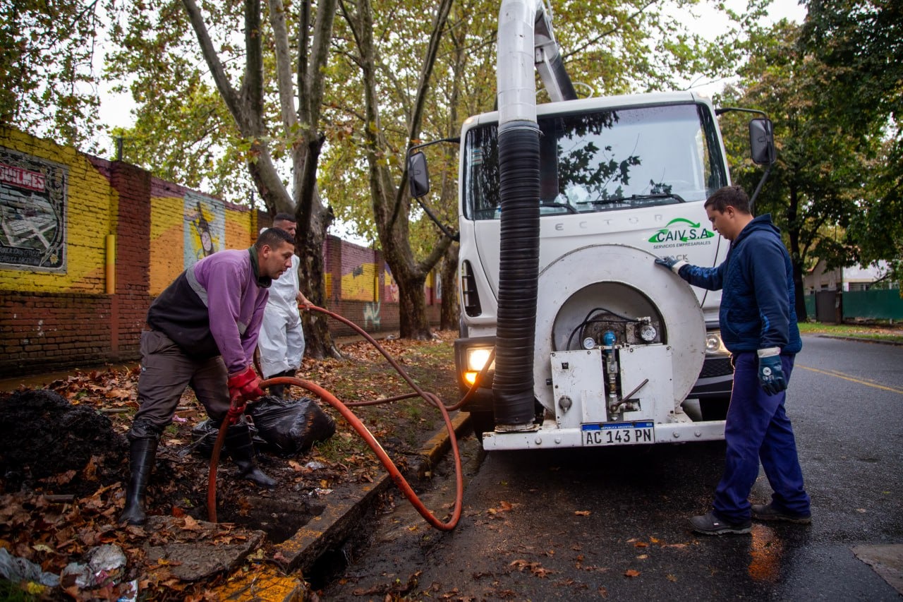 INTENSO OPERATIVO DE LIMPIEZA DE ARROYOS Y DESOBSTRUCCIÓN DE SUMIDEROS