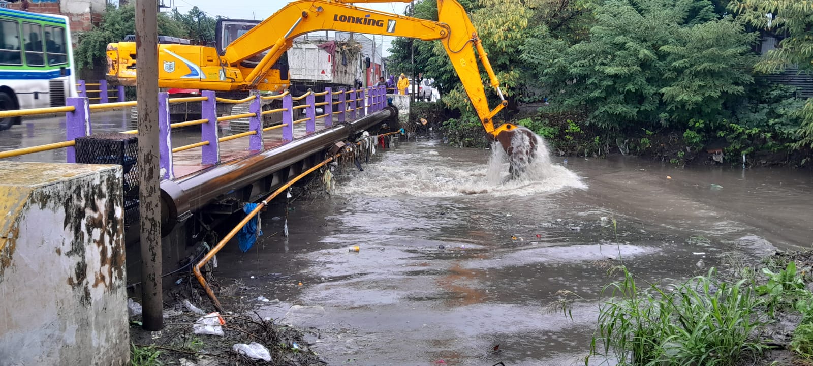 JORNADA INTEGRAL DE LIMPIEZA Y DESOBSTRUCCIÓN DE SUMIDEROS EN QUILMES
