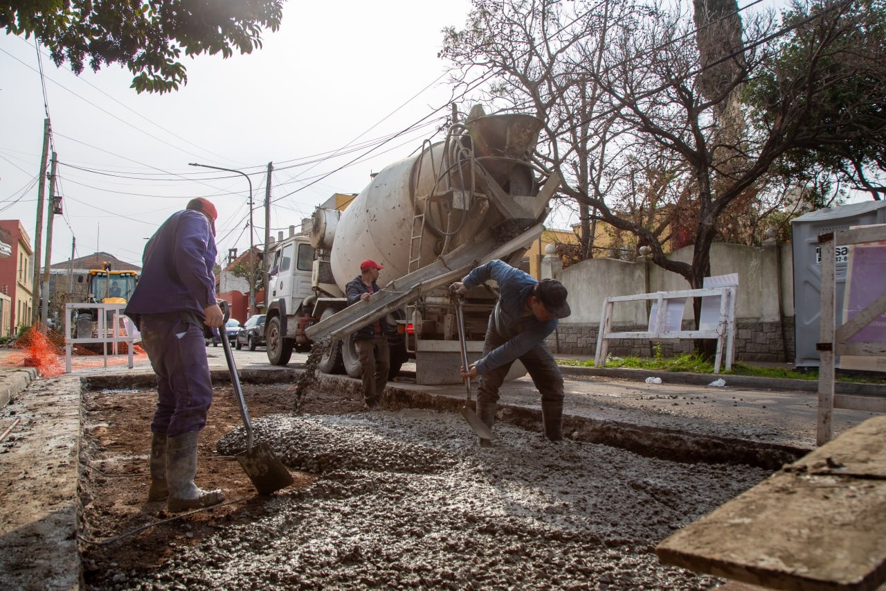 EL MUNICIPIO DE QUILMES AVANZA CON LA EJECUCIÓN DEL PLAN INTEGRAL DE BACHEO