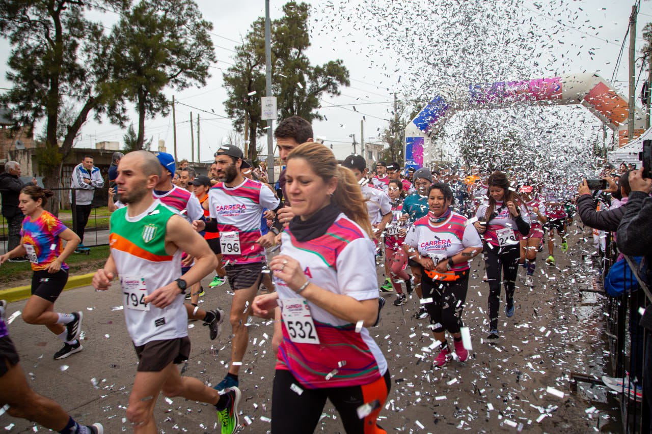 MÁS DE 2.500 ATLETAS PARTICIPARON DE LA “CARRERA DE QUILMES” 