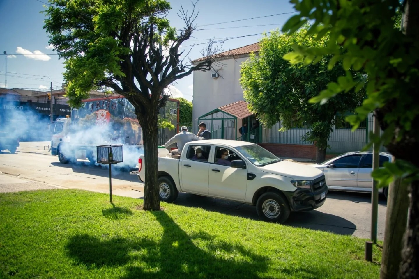 OPERATIVOS DE FUMIGACIÓN CONTRA EL DENGUE EN DISTINTOS BARRIOS DE QUILMES