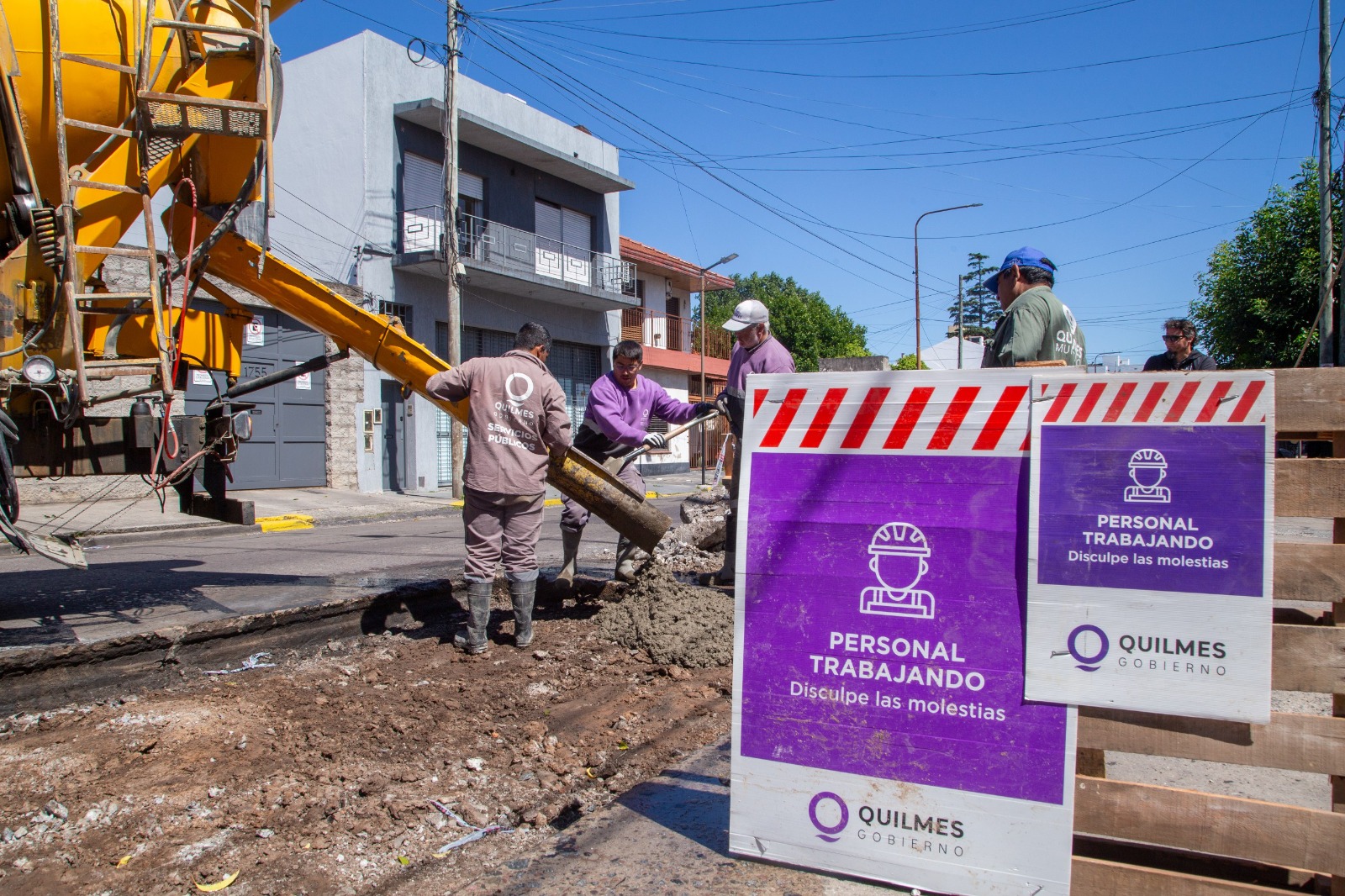TRABAJOS DE REPARACIÓN DE LAS CALLES EN EL BARRIO LA COLONIA