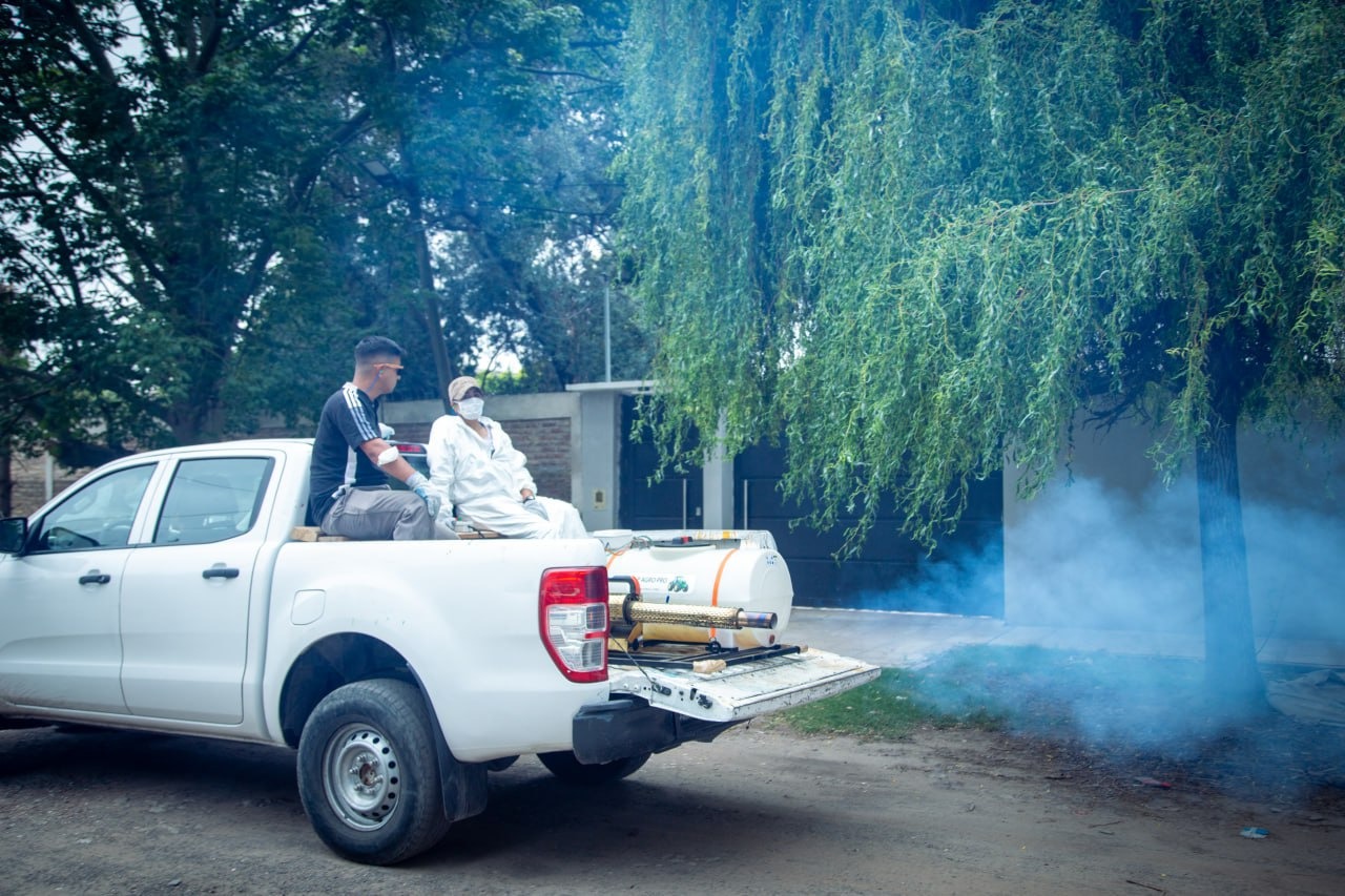 SIGUEN LOS OPERATIVOS DE FUMIGACIÓN CONTRA EL DENGUE 
