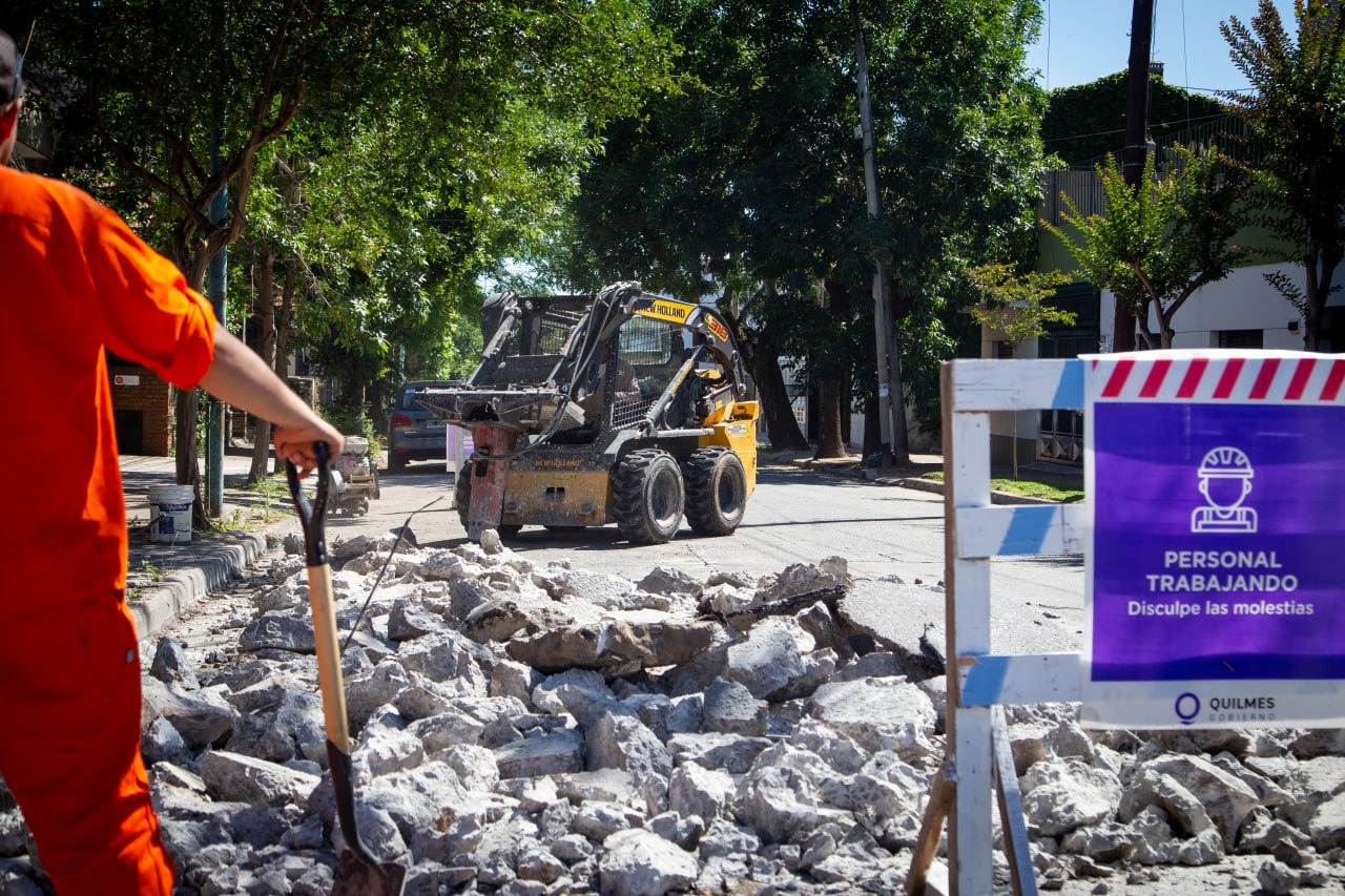 EL MUNICIPIO CONTINÚA REALIZANDO TRABAJOS DE BACHEO CON HORMIGÓN 