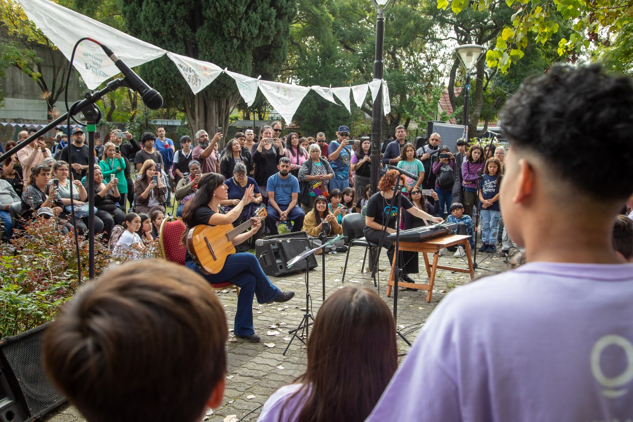 EXITOSA PRESENTACIÓN DEL “CONCIERTO CON MEMORIA” EN EL CPA LEONARDO FAVIO