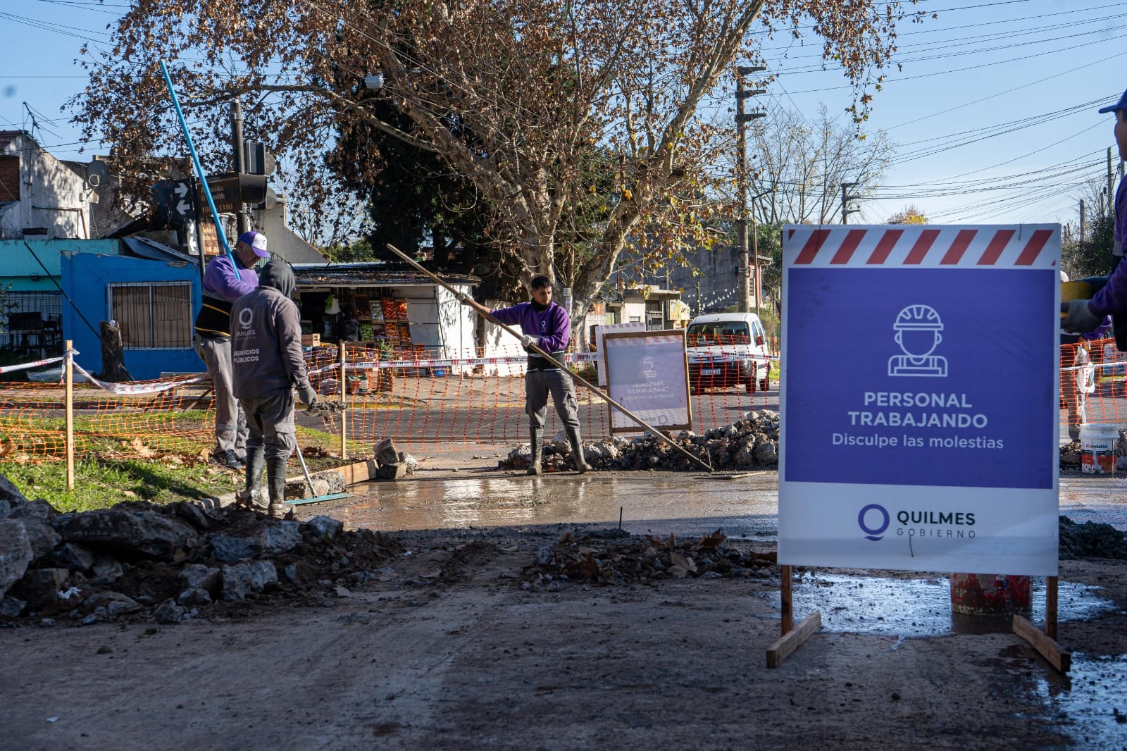 CONTINÚAN LOS TRABAJOS DE BACHEO EN LOS BARRIOS DEL DISTRITO 
