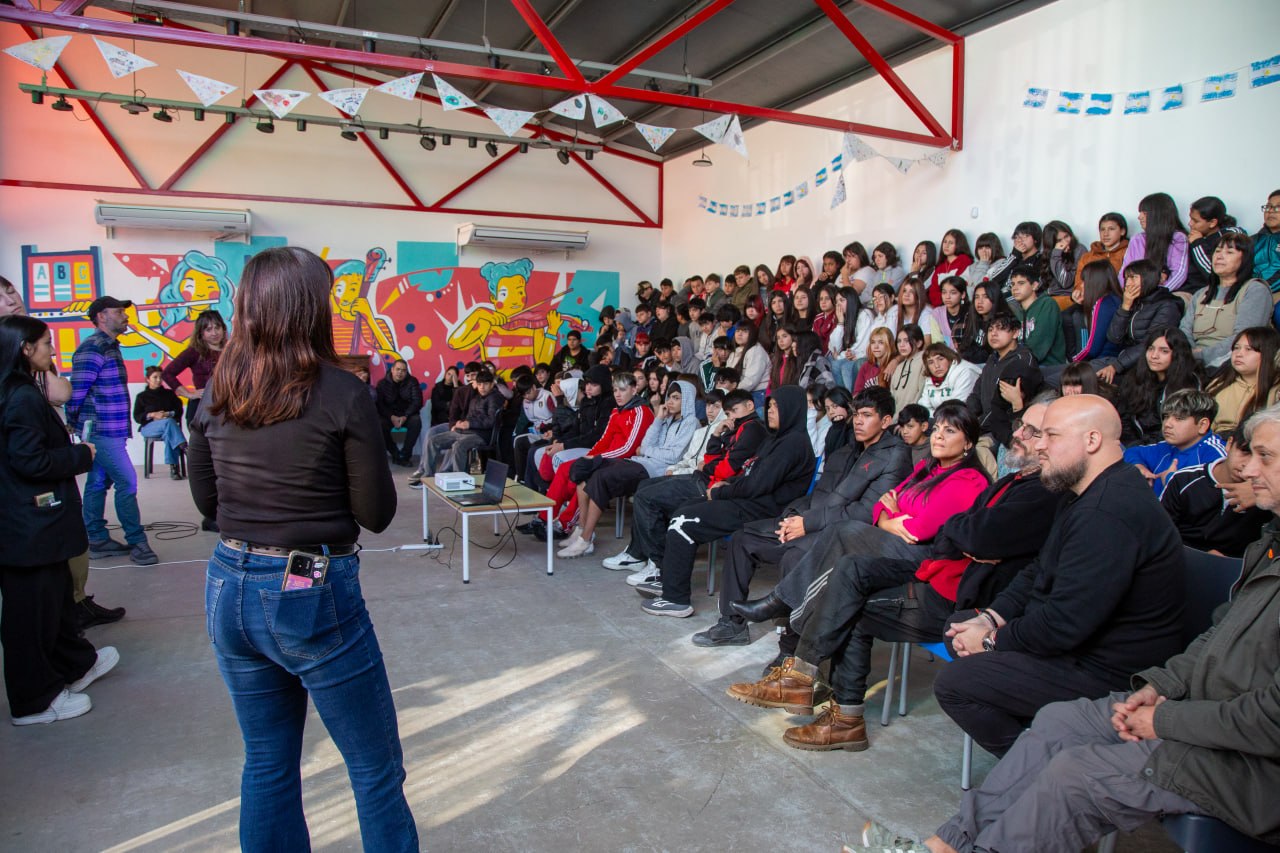 EL MUNICIPIO PRESENTÓ EL INFORME “QUILMES CONTRA EL GROOMING” 
