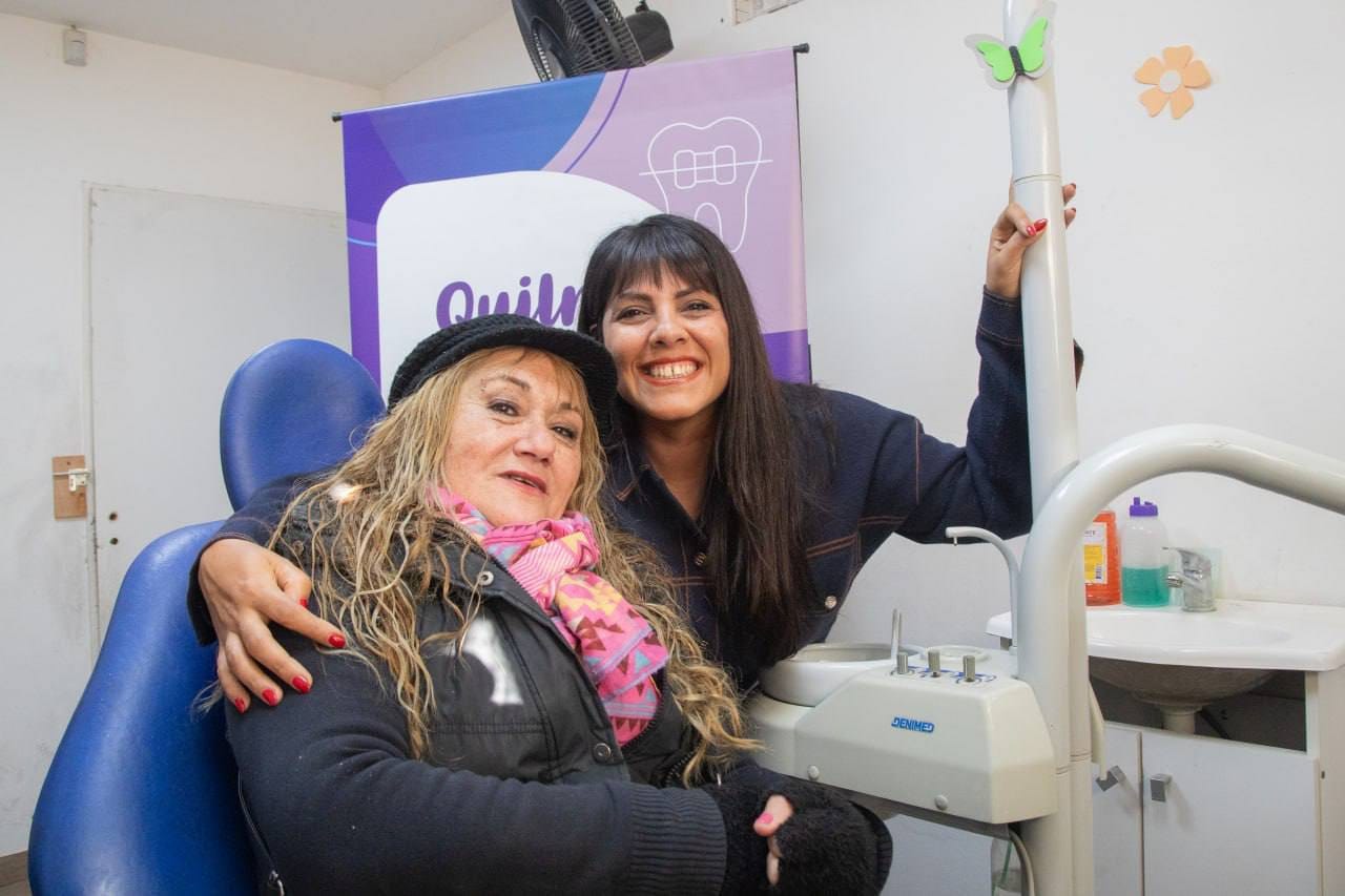  EL MUNICIPIO ENTREGÓ MÁS DE 20 PRÓTESIS DENTALES A VECINAS 