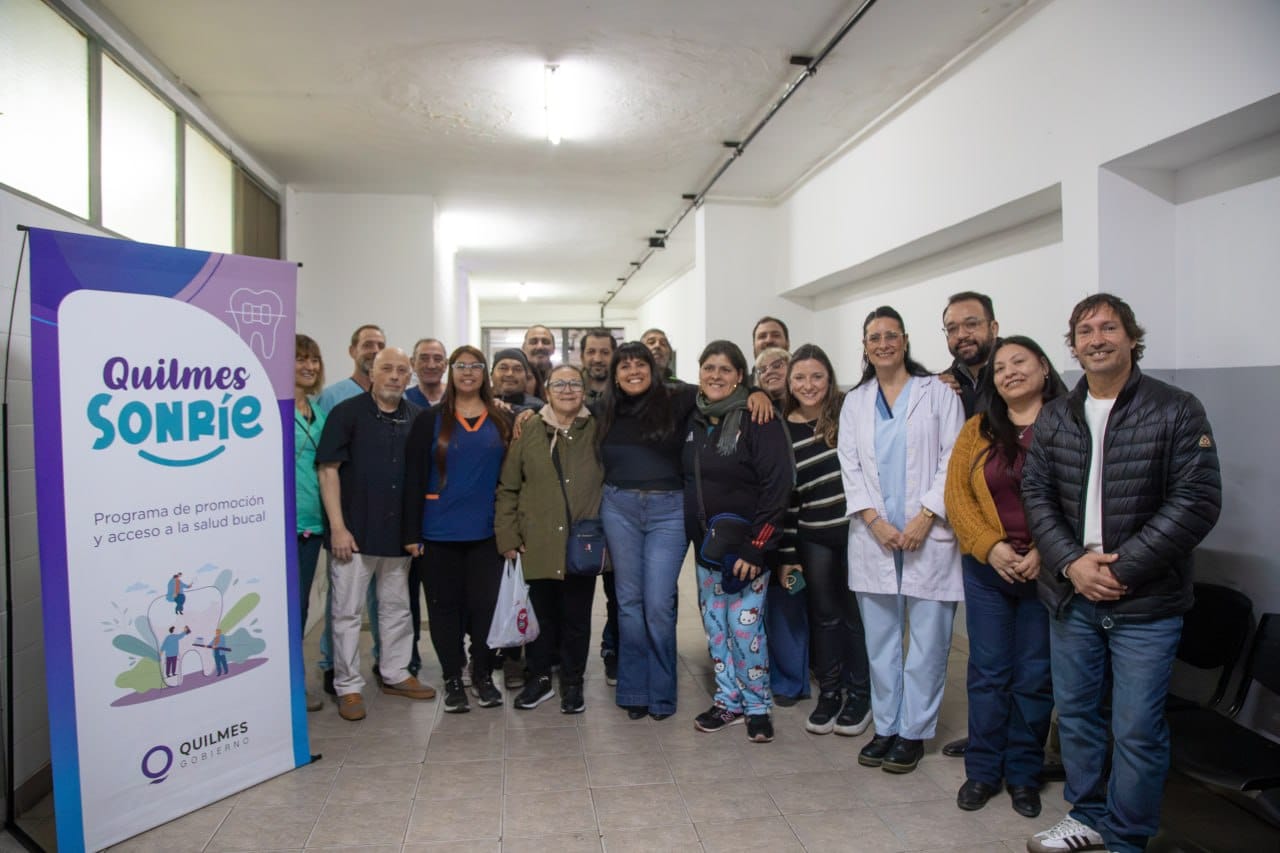 PROGRAMA QUILMES SONRÍE: EL MUNICIPIO ENTREGÓ PRÓTESIS DENTALES A VECINOS
