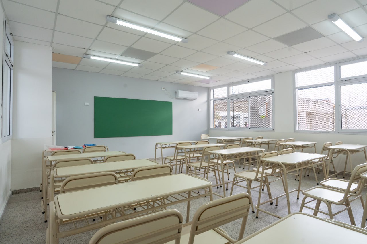 INAUGURARON LA PRIMERA ETAPA DE LA OBRA DE LA ESCUELA SECUNDARIA Nº 8 DE DO