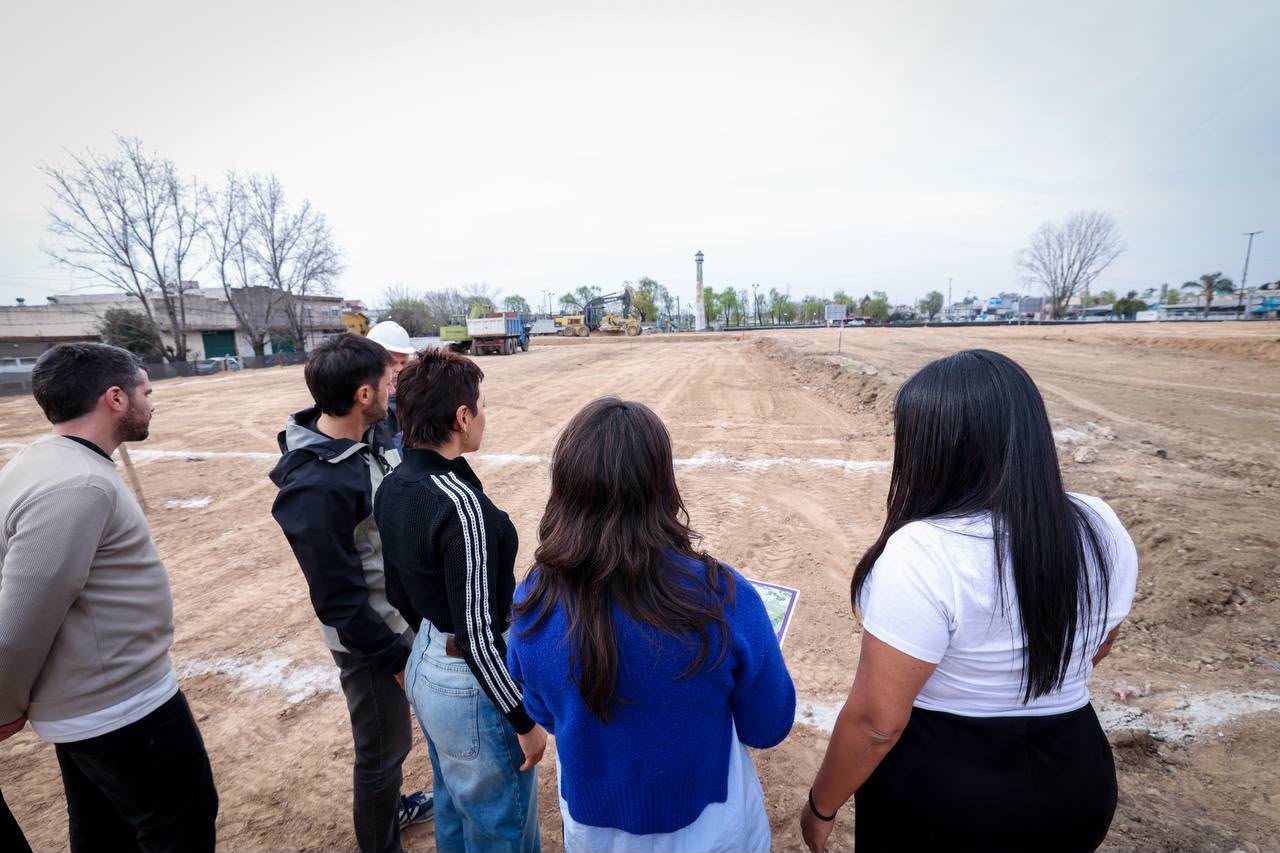 MAYRA Y EVA MIERI ANUNCIARON LA CONSTRUCCIÓN DE UN POLIDEPORTIVO CON PILETA
