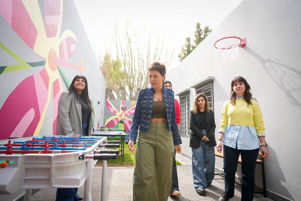 MAYRA Y EVA MIERI INAUGURARON LA CASA DE ABRIGO TEMPORAL AMANDA ALLEN