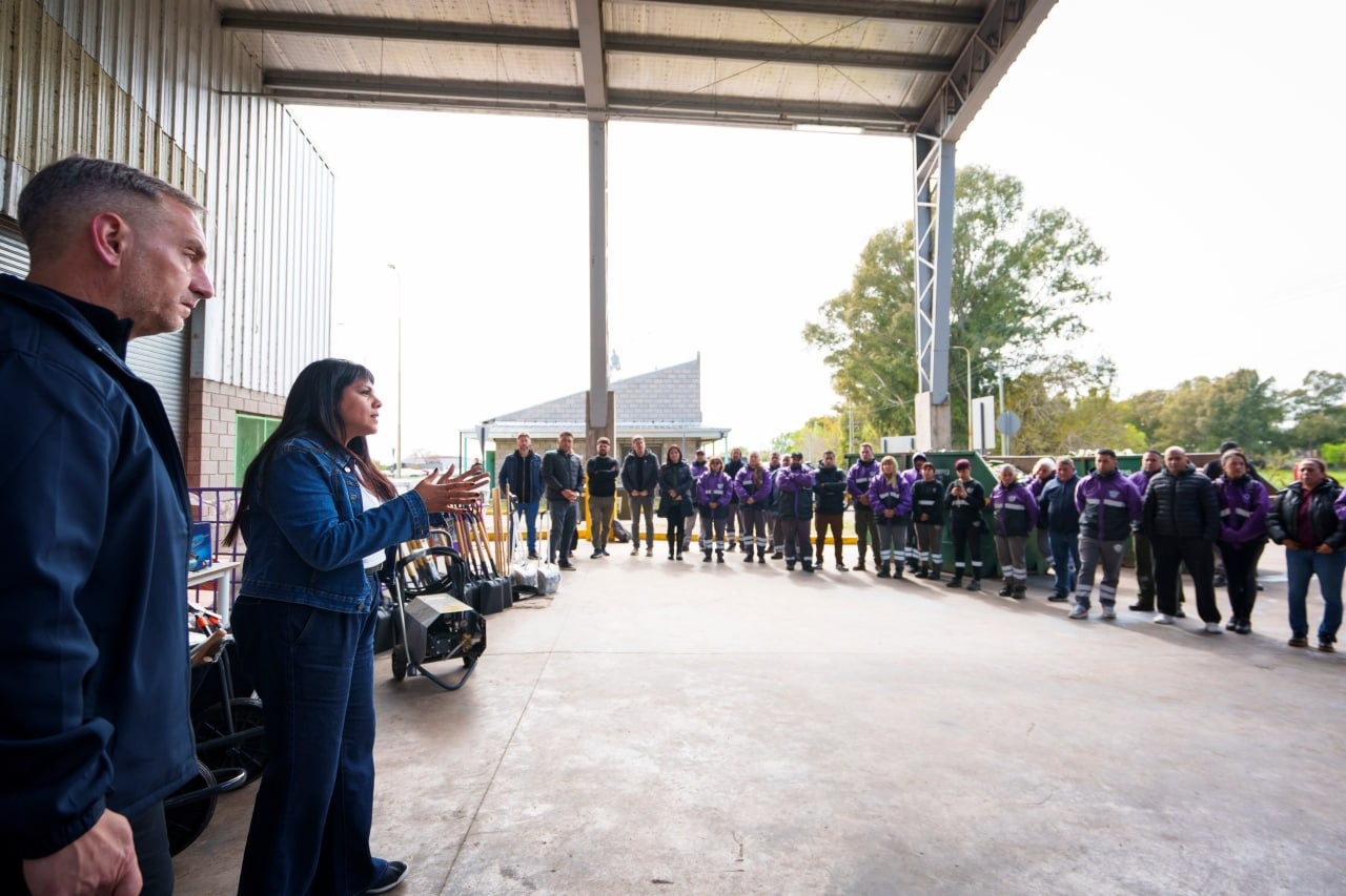EL MUNICIPIO ENTREGÓ HERRAMIENTAS Y MAQUINARIA A LOS TRABAJADORES DEL GIRSU