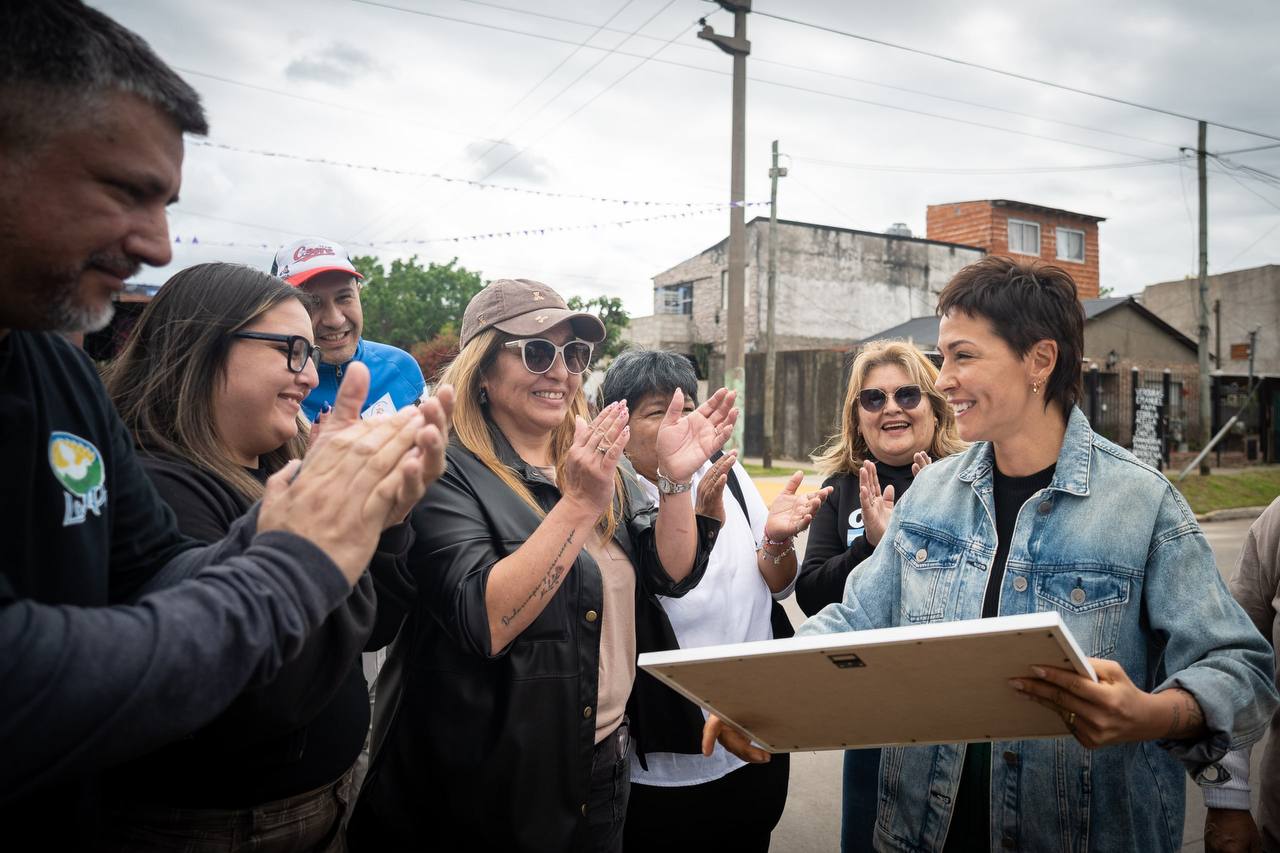 EVA MIERI ANUNCIÓ LA CONSTRUCCIÓN DE NUEVOS PAVIMENTOS EN EL BARRIO LA PAZ